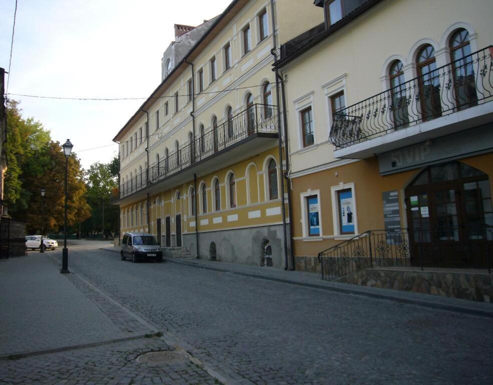 Апартаменти В Старому Місті Sweet House คาเมียเนตส์-โปดิลสกี ภายนอก รูปภาพ