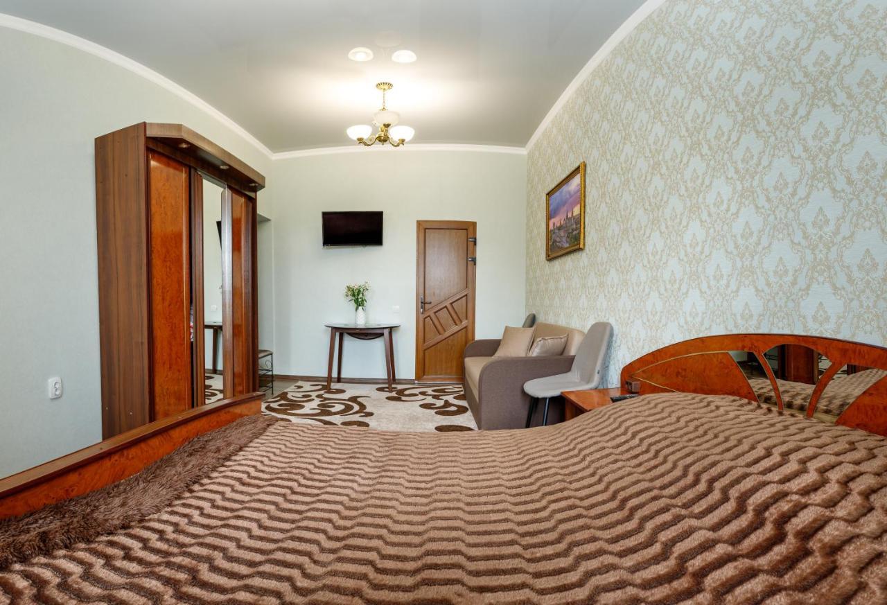 Апартаменти В Старому Місті Sweet House คาเมียเนตส์-โปดิลสกี ภายนอก รูปภาพ